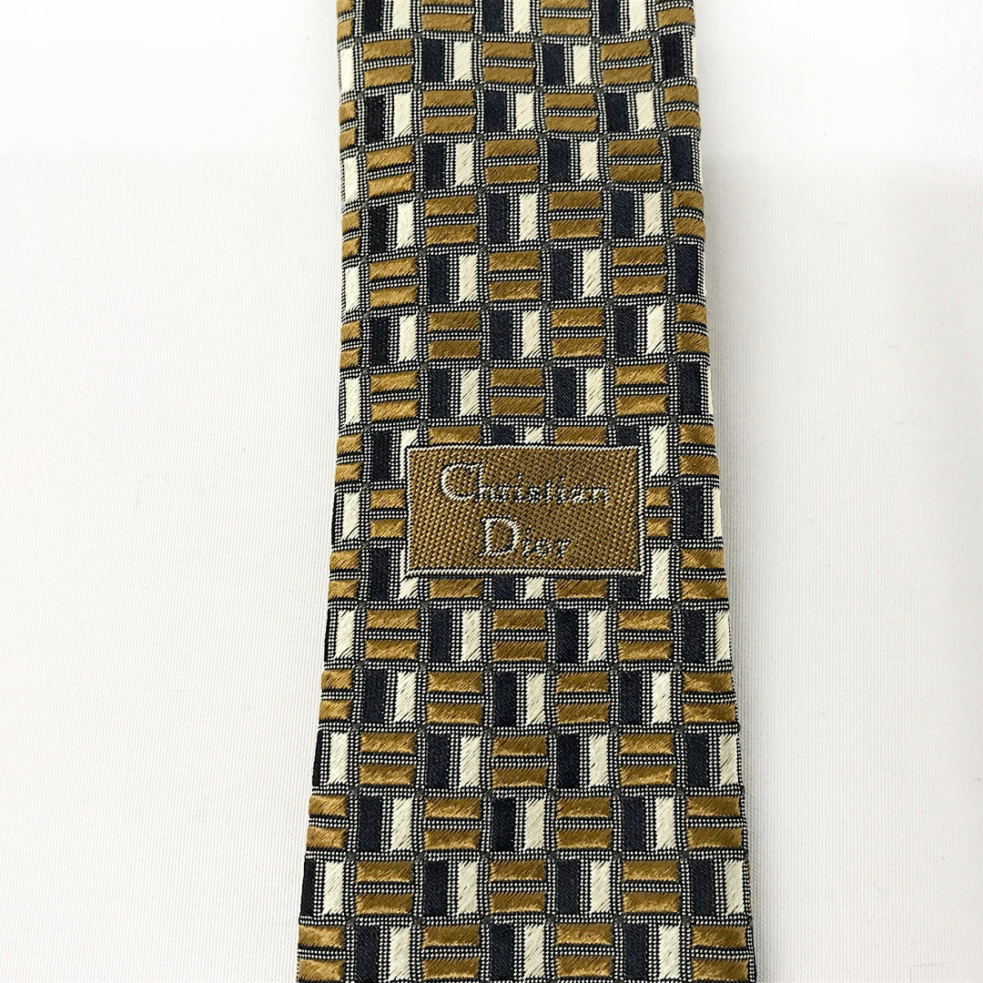 『USED』 
Christian Dior クリスチャンディオール 
 ネクタイ 
シルク 画像でご確認ください。