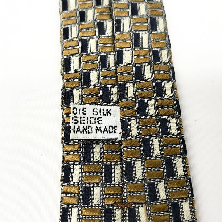 『USED』 
Christian Dior クリスチャンディオール 
 ネクタイ 
シルク 画像でご確認ください。