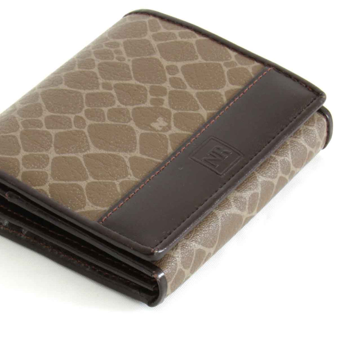 『USED』 
NINA RICCI ニナリッチ 
 ジラフ柄 二つ折り財布 
レザー ブラウン