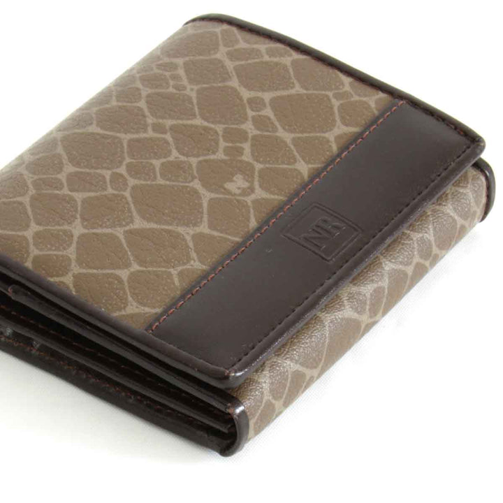 『USED』 
NINA RICCI ニナリッチ 
 ジラフ柄 二つ折り財布 
レザー ブラウン