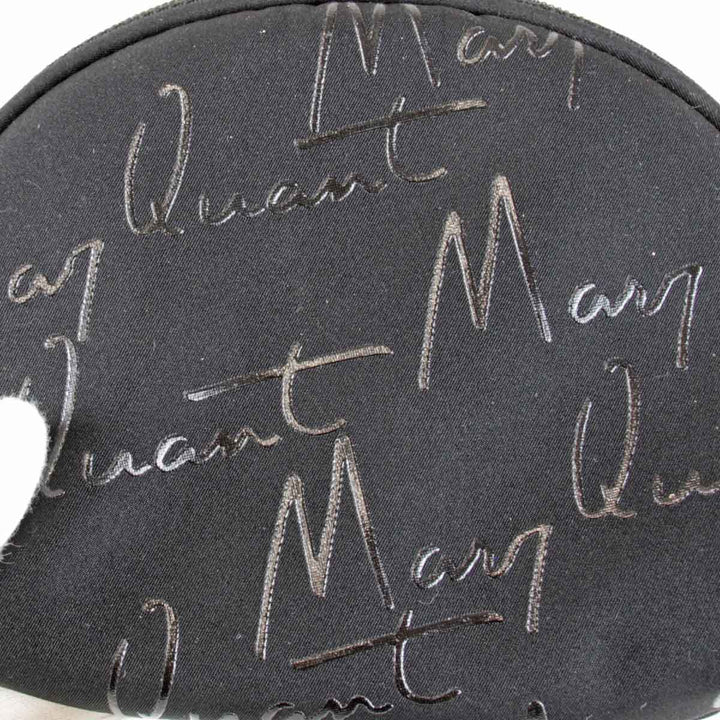 美品『USED』 
MARY QUANT マリークヮント 
 ロゴ　ミニポーチ ポーチ 
ナイロン風 ブラック
