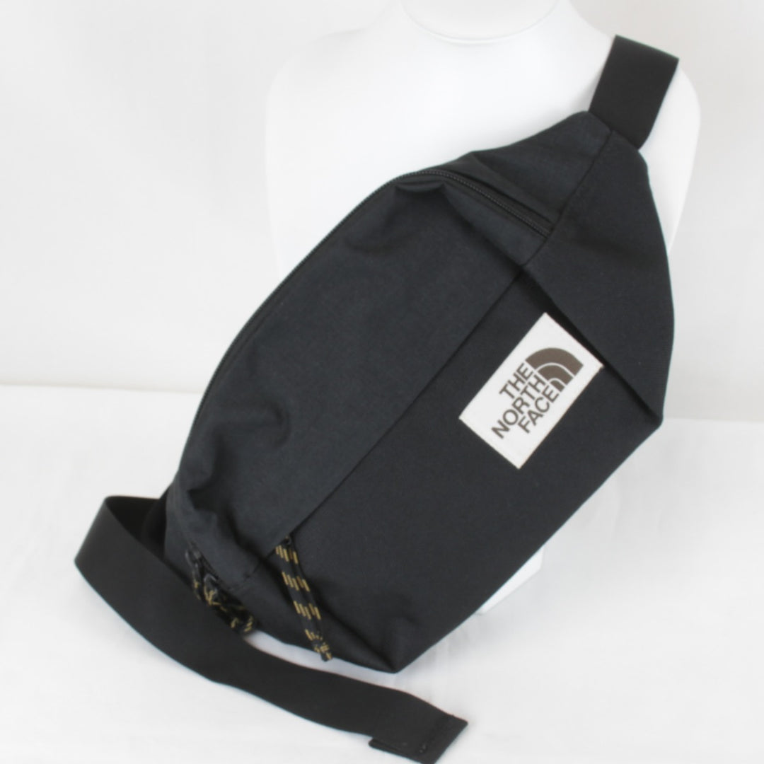 美品『USED』 
THE NORTH FACE ザ・ノースフェイス 
 ボディバッグ 
ポリエステル ブラック