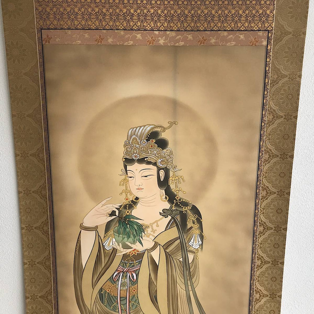『模写』 
 
 野村雪草 楊柳観音 尺八立 掛軸 模写 骨董・民芸品 
紙