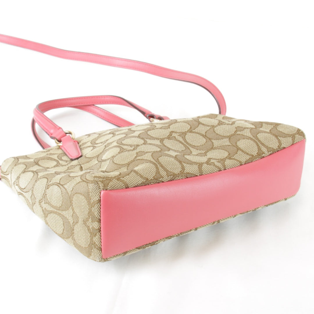 美品『USED』 
COACH コーチ 
 シグネチャー F57830 ショルダーバッグ 
キャンバス/レザー ベージュ×ピンク