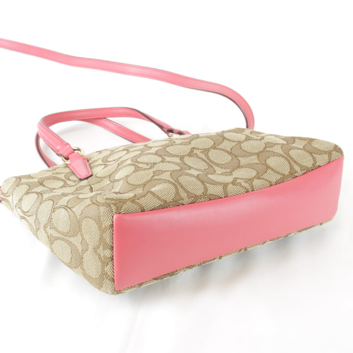 美品『USED』 
COACH コーチ 
 シグネチャー F57830 ショルダーバッグ 
キャンバス/レザー ベージュ×ピンク