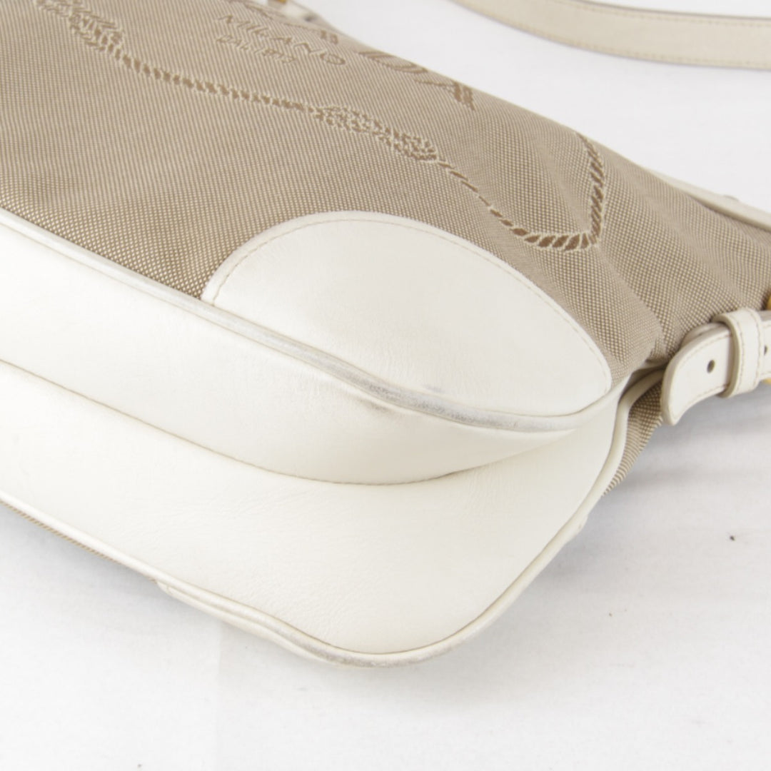 『USED』 
PRADA プラダ 
 ロゴジャガード ショルダーバッグ 
キャンバス ベージュ