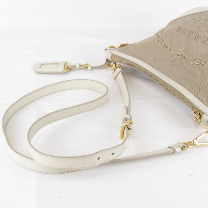『USED』 
PRADA プラダ 
 ロゴジャガード ショルダーバッグ 
キャンバス ベージュ