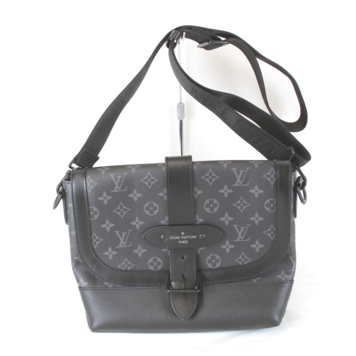 美品『USED』 
LOUIS VUITTON ルイ・ヴィトン 
 ソミュールメッセンジャー M45911 メッセンジャーバッグ 
モノグラムエクリプス/レザー ブラック 汚れにくい素材 高級 クール ハイブランド