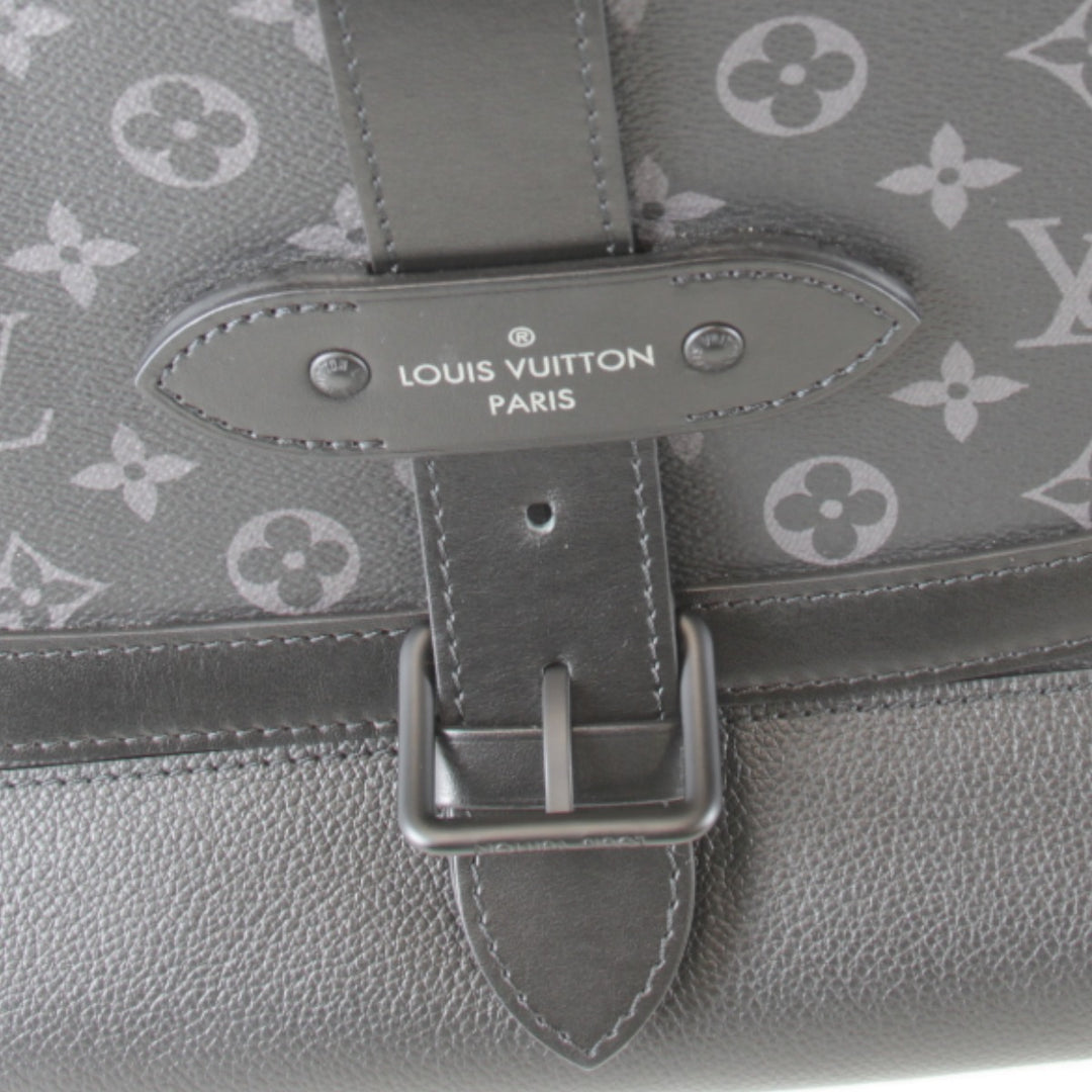 美品『USED』 
LOUIS VUITTON ルイ・ヴィトン 
 ソミュールメッセンジャー M45911 メッセンジャーバッグ 
モノグラムエクリプス/レザー ブラック 汚れにくい素材 高級 クール ハイブランド