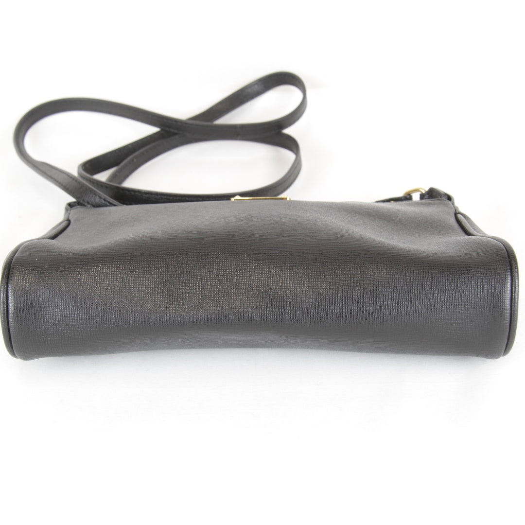 【価格改定】良品『USED』 
FENDI フェンディ 
 ポーチ ショルダーバッグ 
レザー ブラック