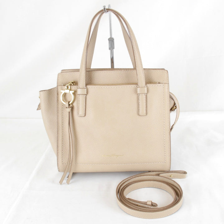 良品『USED』 
Salvatore Ferragamo フェラガモ 
 ハンドバッグ 
レザー ピンク