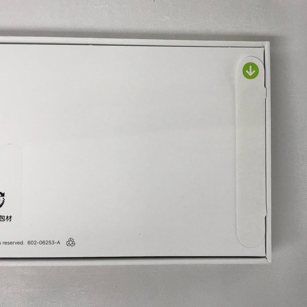 『新品未開封品』 
Apple  Apple Watch SE(GPSモデル) MR9V3J/A  A2722 
腕時計