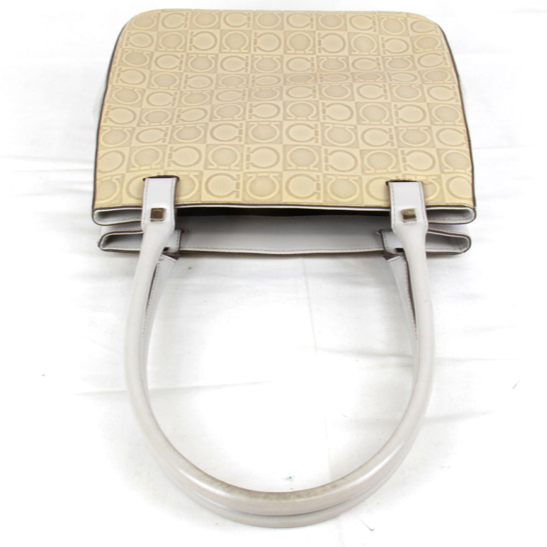 『USED』 
Salvatore Ferragamo フェラガモ 
 ガンチーニ AU-21-1237 トートバッグ 
レザー ベージュ×ホワイト