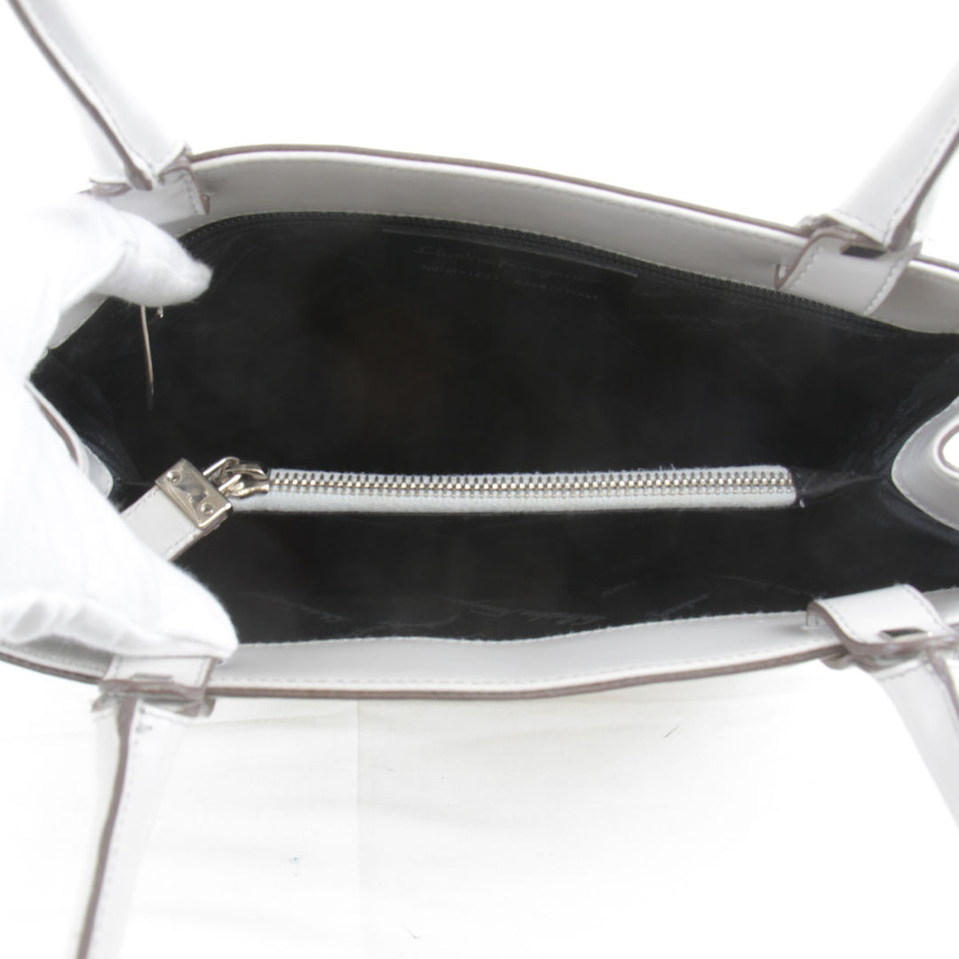 『USED』 
Salvatore Ferragamo フェラガモ 
 ガンチーニ AU-21-1237 トートバッグ 
レザー ベージュ×ホワイト
