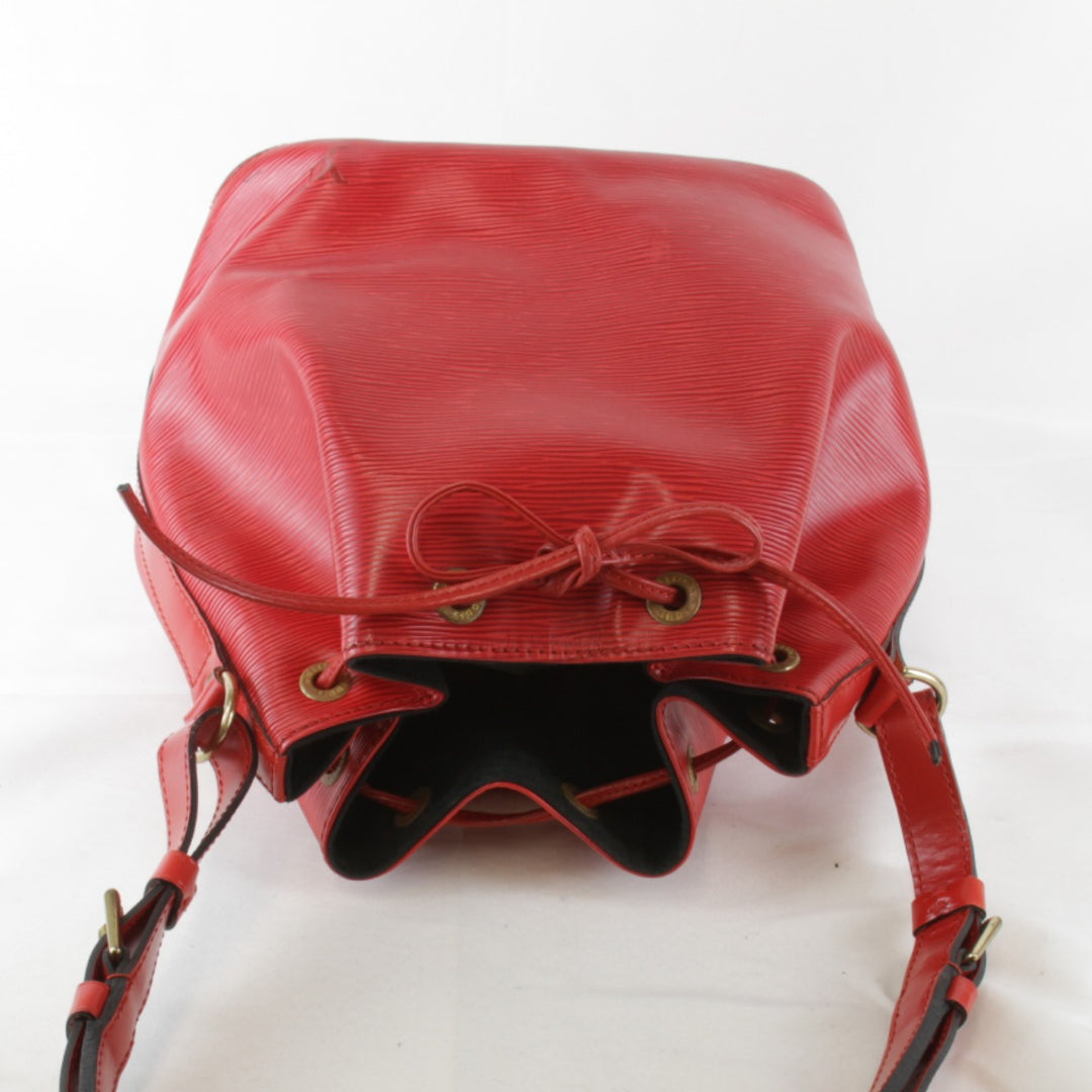 『USED』 
LOUIS VUITTON ルイ・ヴィトン 
 プチノエ M44107 ショルダーバッグ 
エピレザー レッド