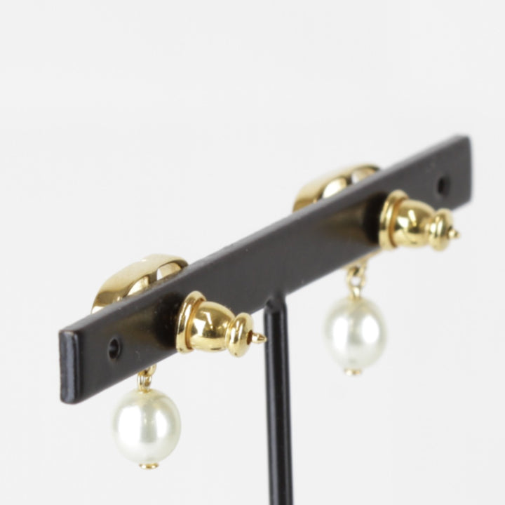 『USED』 メタル 
Christian Dior ロゴ パール ピアス