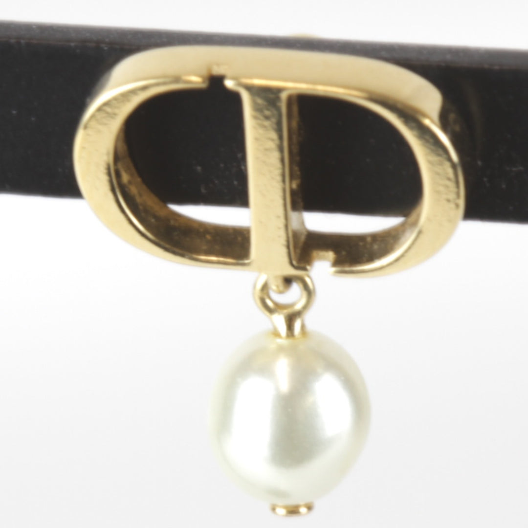 『USED』 メタル 
Christian Dior ロゴ パール ピアス