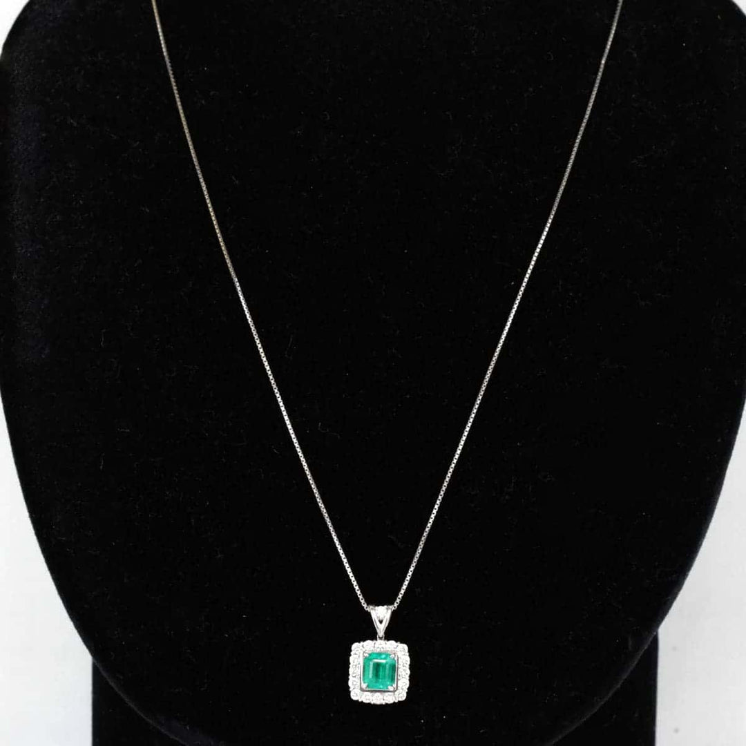 美品『USED』 Pt850/Pt900 /エメラルド/ダイヤモンド 
 鑑別書付き ネックレス
 エメラルド 1.03 6.0g