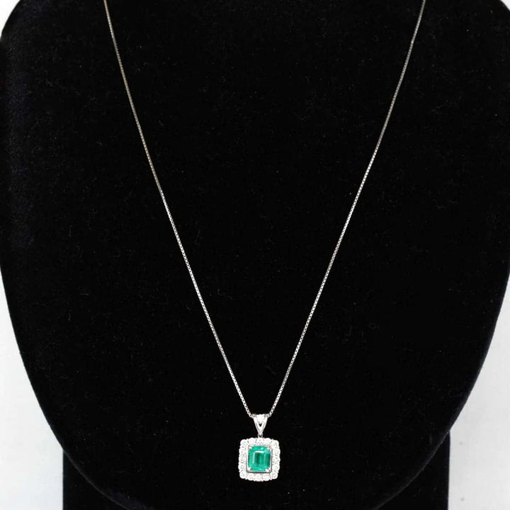 美品『USED』 Pt850/Pt900 /エメラルド/ダイヤモンド 
 鑑別書付き ネックレス
 エメラルド 1.03 6.0g