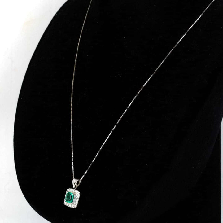 美品『USED』 Pt850/Pt900 /エメラルド/ダイヤモンド 
 鑑別書付き ネックレス
 エメラルド 1.03 6.0g