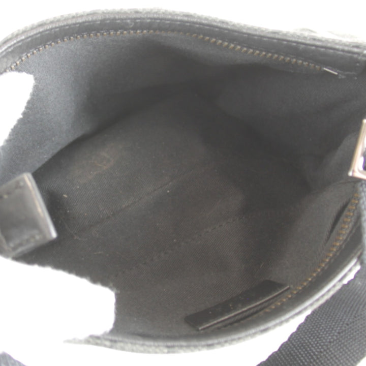 【価格改定】『USED』 
GUCCI グッチ 
 ポーチ 106644 002404 ハンドバッグ 
GGキャンバス ブラック