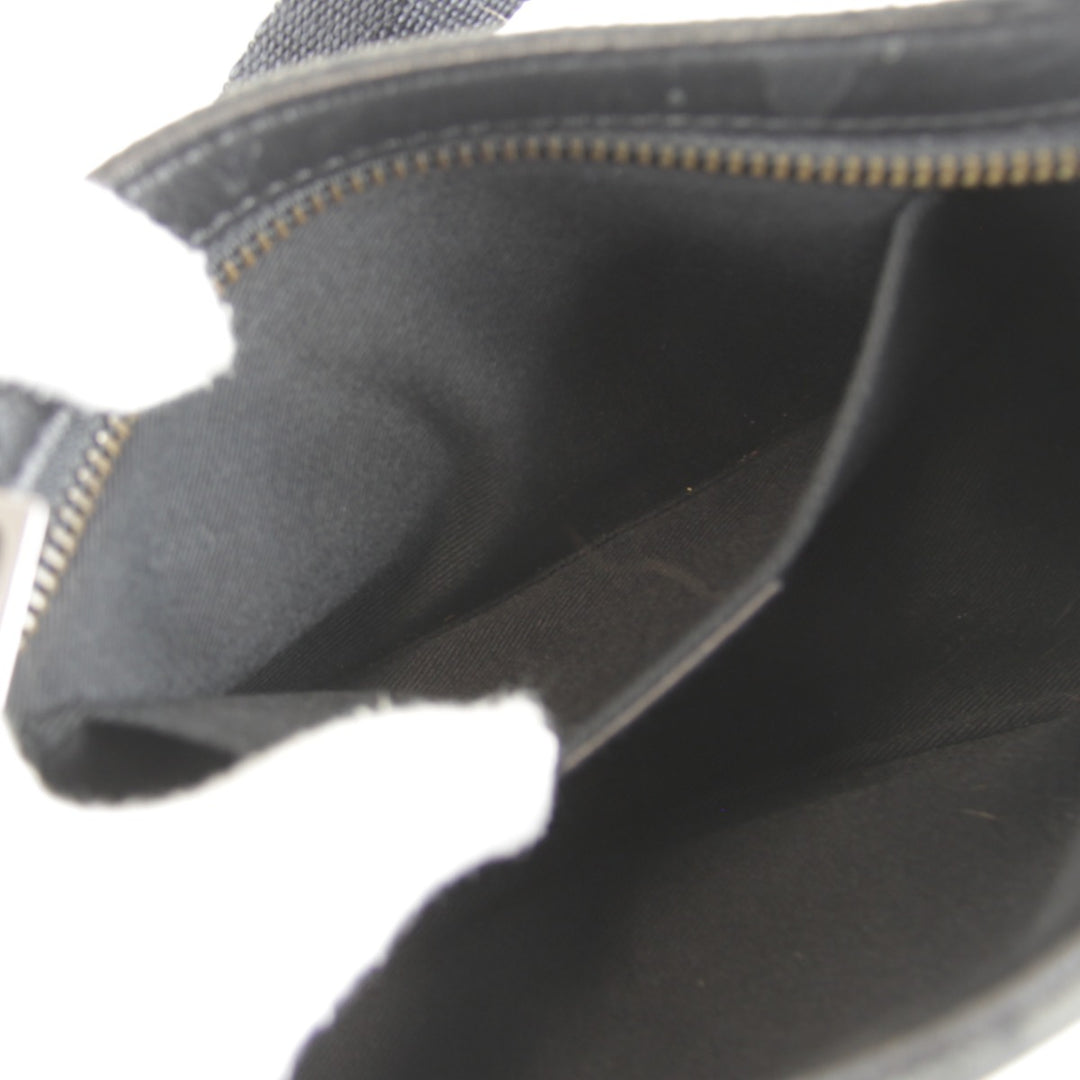 【価格改定】『USED』 
GUCCI グッチ 
 ポーチ 106644 002404 ハンドバッグ 
GGキャンバス ブラック