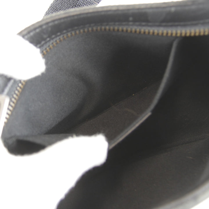 【価格改定】『USED』 
GUCCI グッチ 
 ポーチ 106644 002404 ハンドバッグ 
GGキャンバス ブラック