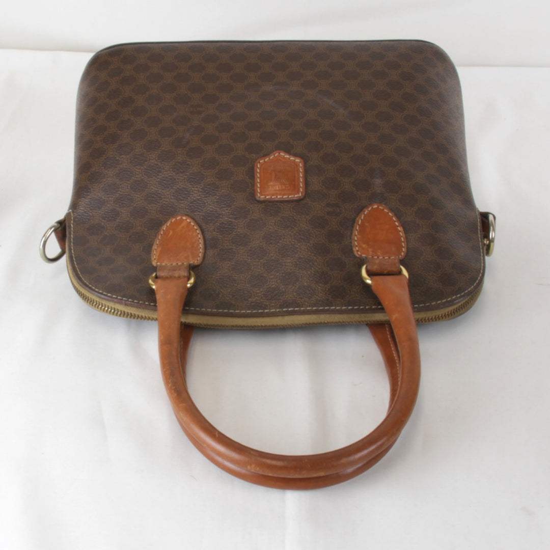 【価格改定】『USED』 
CELINE セリーヌ 
 マカダム ストラップ ハンドバッグ 
PVC/レザー ブラウン