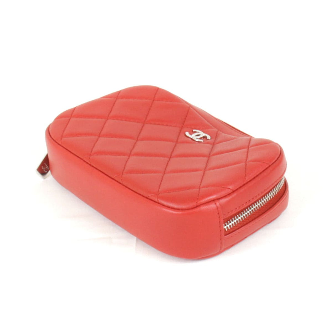 美品『USED』 
CHANEL シャネル 
 ポーチ 
ラムスキン レッド