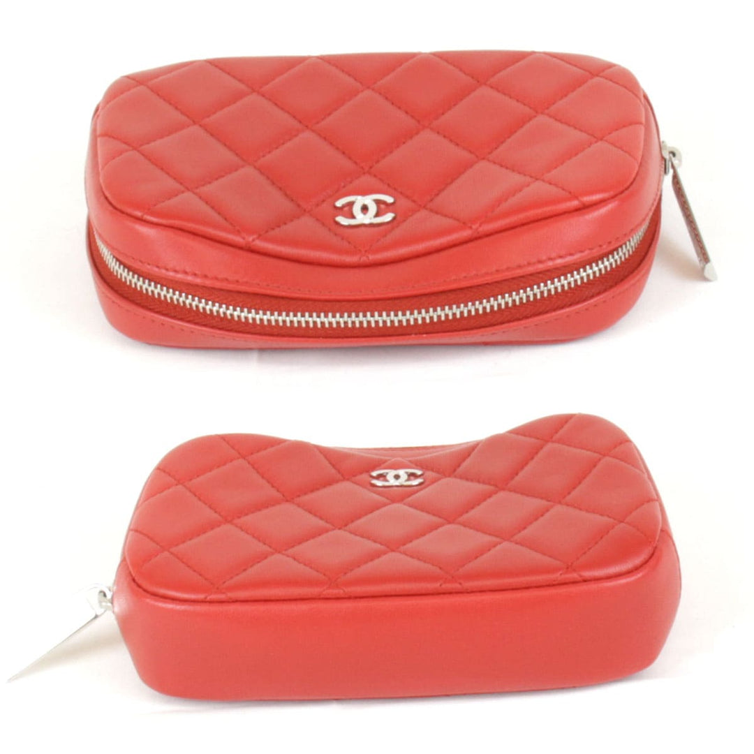 美品『USED』 
CHANEL シャネル 
 ポーチ 
ラムスキン レッド