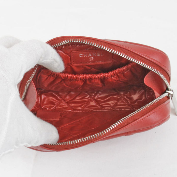 美品『USED』 
CHANEL シャネル 
 ポーチ 
ラムスキン レッド