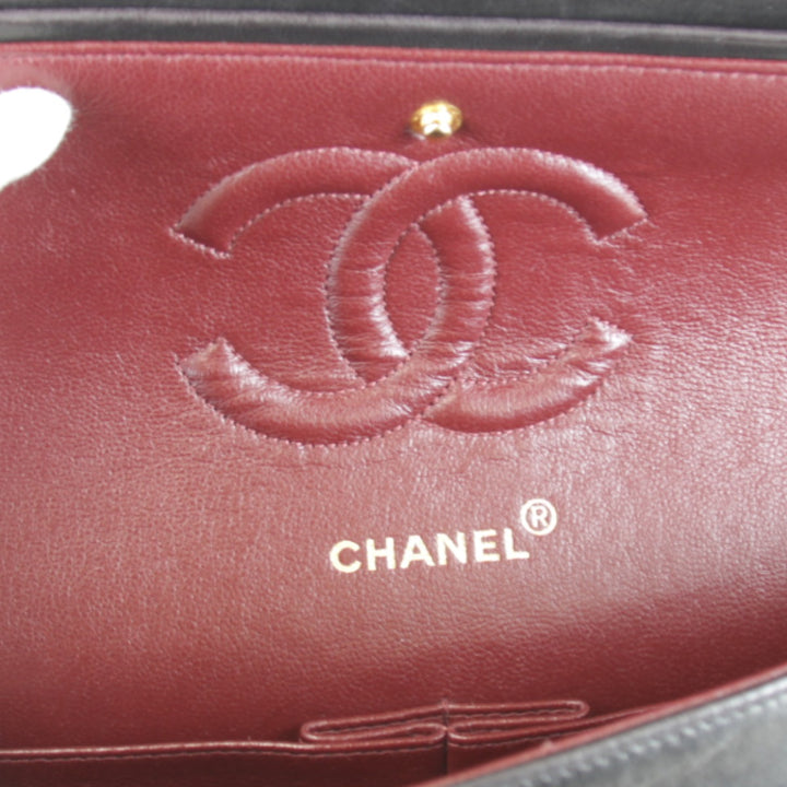 『USED』 
CHANEL シャネル 
 ダブルフラップ マトラッセ チェーンショルダー シール付 箱・袋有 ショルダーバッグ 
ラムスキン ブラック