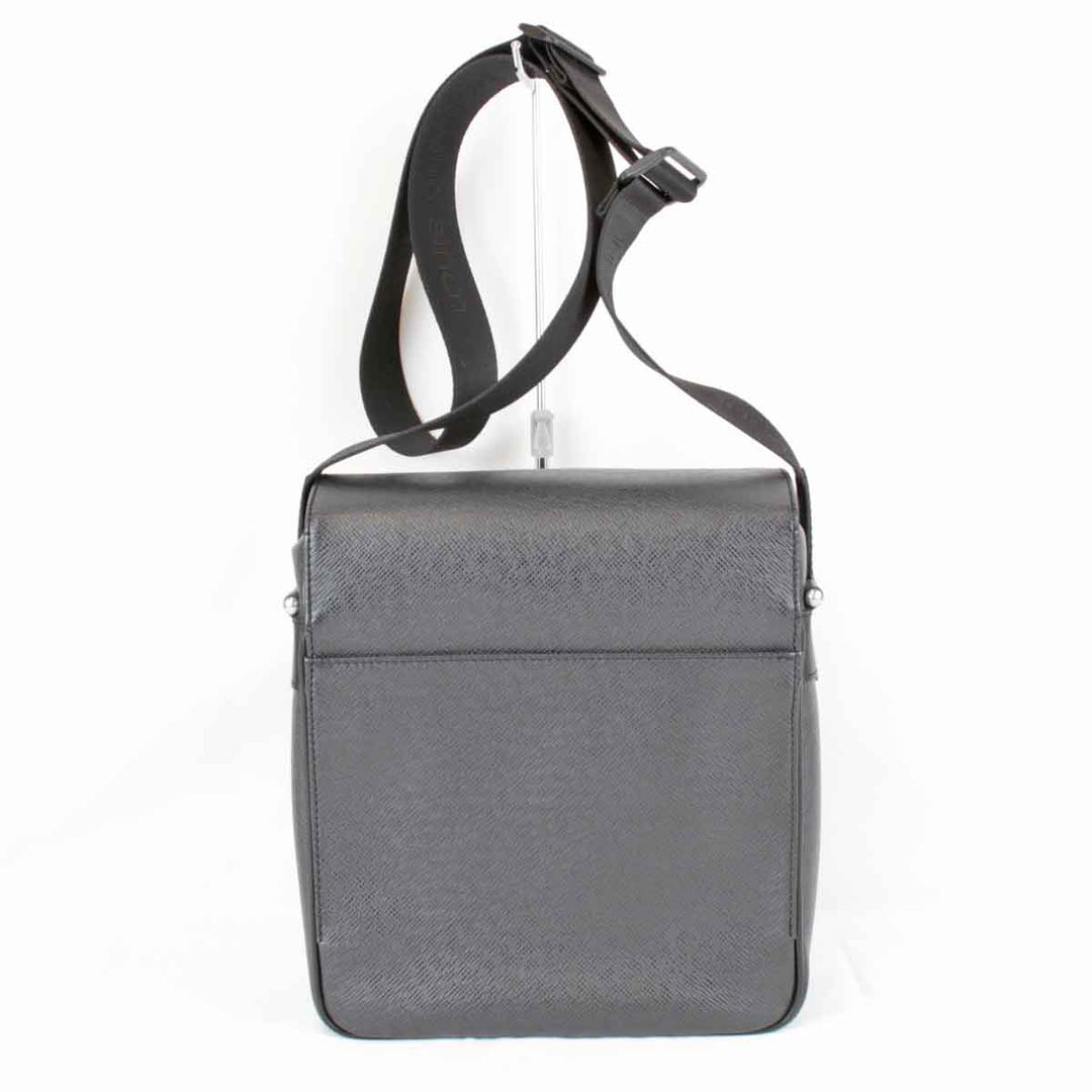美品『USED』 
LOUIS VUITTON ルイ・ヴィトン 
 ヤランガ M30822 ショルダーバッグ 
タイガ ブラック
