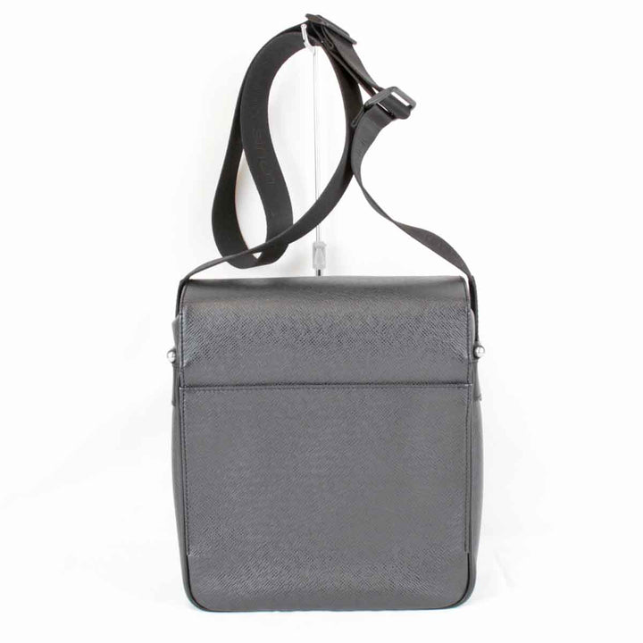 美品『USED』 
LOUIS VUITTON ルイ・ヴィトン 
 ヤランガ M30822 ショルダーバッグ 
タイガ ブラック