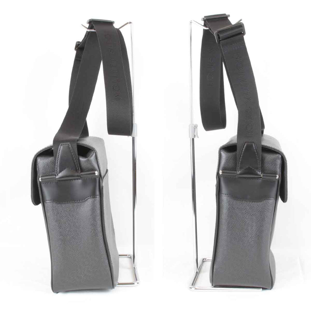 美品『USED』 
LOUIS VUITTON ルイ・ヴィトン 
 ヤランガ M30822 ショルダーバッグ 
タイガ ブラック