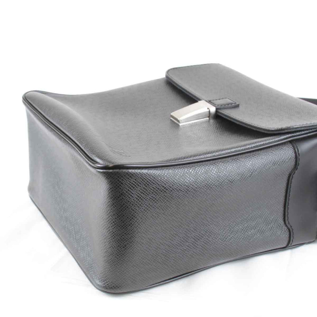 美品『USED』 
LOUIS VUITTON ルイ・ヴィトン 
 ヤランガ M30822 ショルダーバッグ 
タイガ ブラック