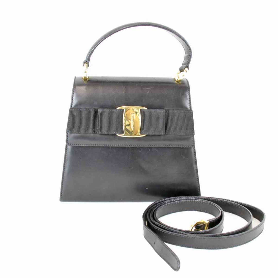 『USED』 
Salvatore Ferragamo フェラガモ 
 ショルダーバッグ 
レザー ブラック