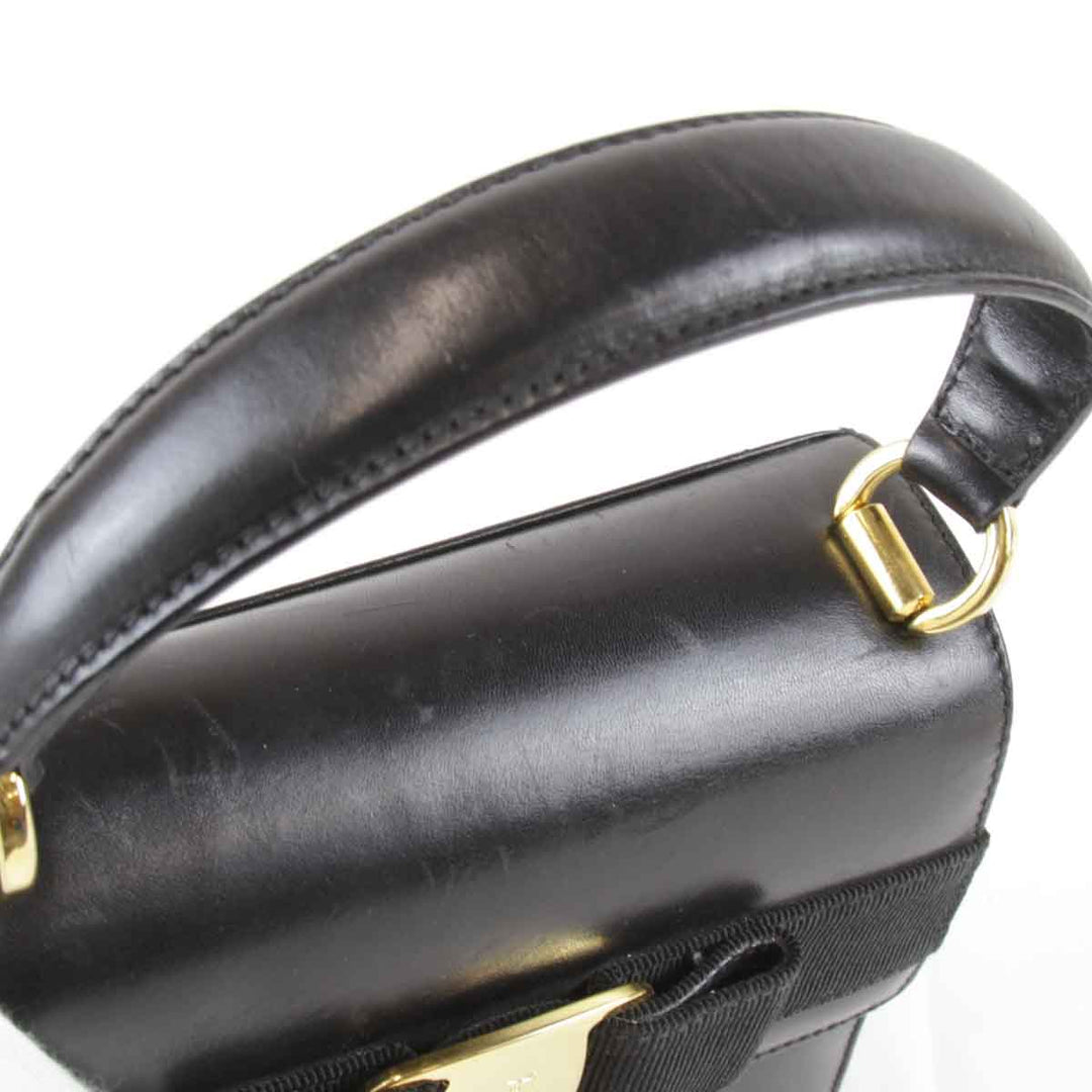 『USED』 
Salvatore Ferragamo フェラガモ 
 ショルダーバッグ 
レザー ブラック