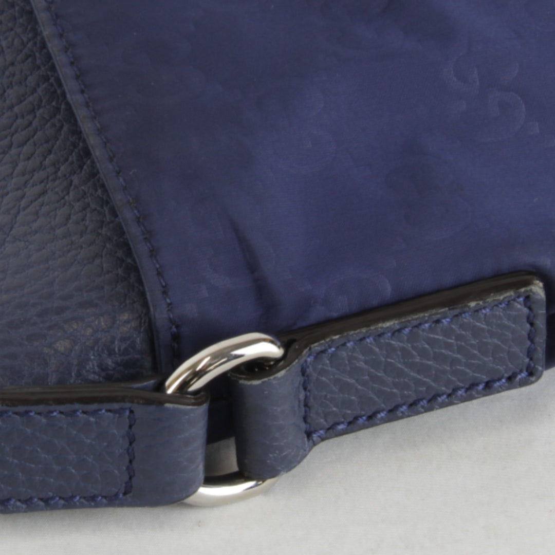 良品『USED』 
GUCCI グッチ 
 510339 213317 ショルダーバッグ 
ナイロン ネイビー