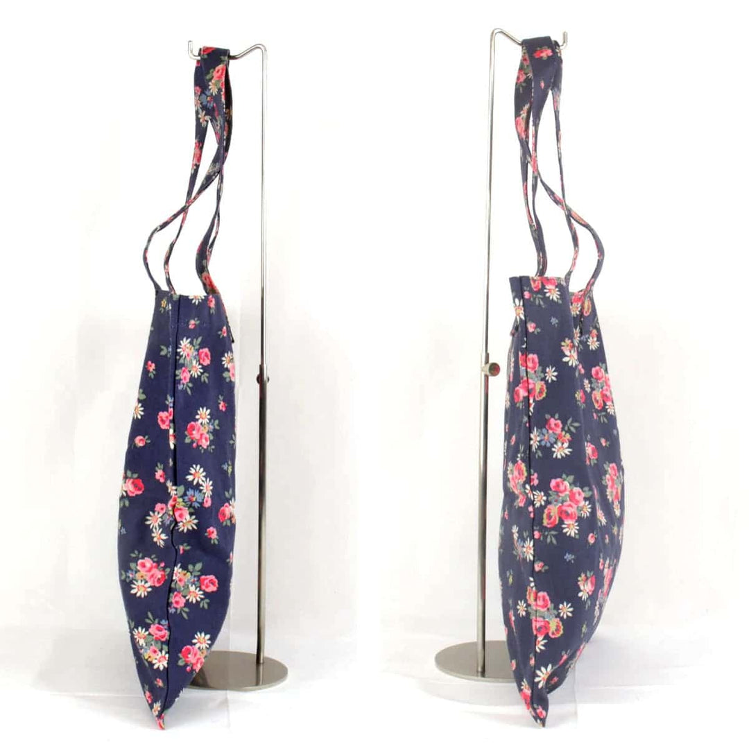 美品『USED』 
Cath Kidston キャスキッドソン 
 花柄 トートバッグ 
キャンバス ネイビー