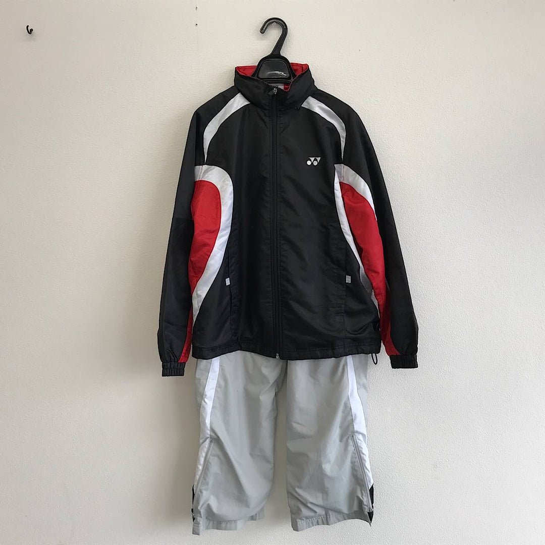 『USED』 
 
 YONEX ヨネックス スポーツウェア ジャージ セット その他セット 
ポリエステル 画像でご確認ください。