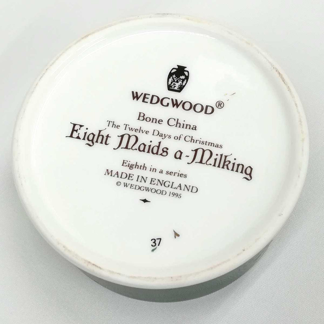 美品『USED』 
Wedgwood ウェッジウッド 
 Eight Maids a-Milking 小物入れ 陶磁器 
陶器 グリーン系