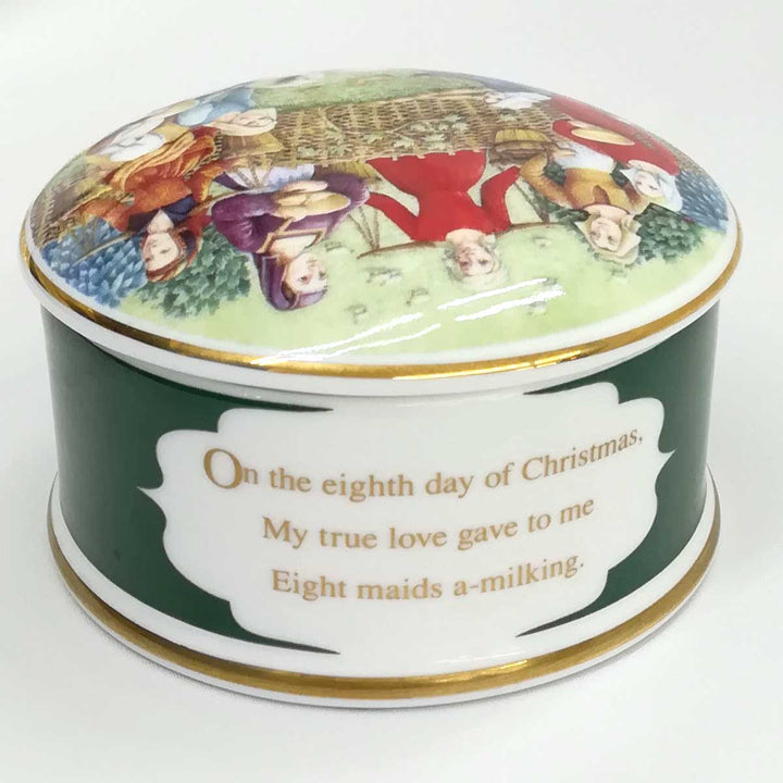 美品『USED』 
Wedgwood ウェッジウッド 
 Eight Maids a-Milking 小物入れ 陶磁器 
陶器 グリーン系