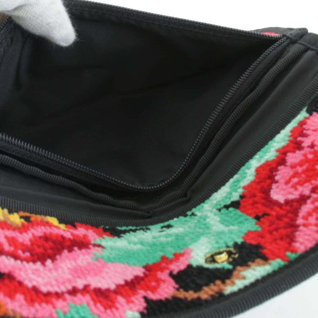 美品『USED』 
FEILER フェイラー 
 ポーチ 
 ブラック