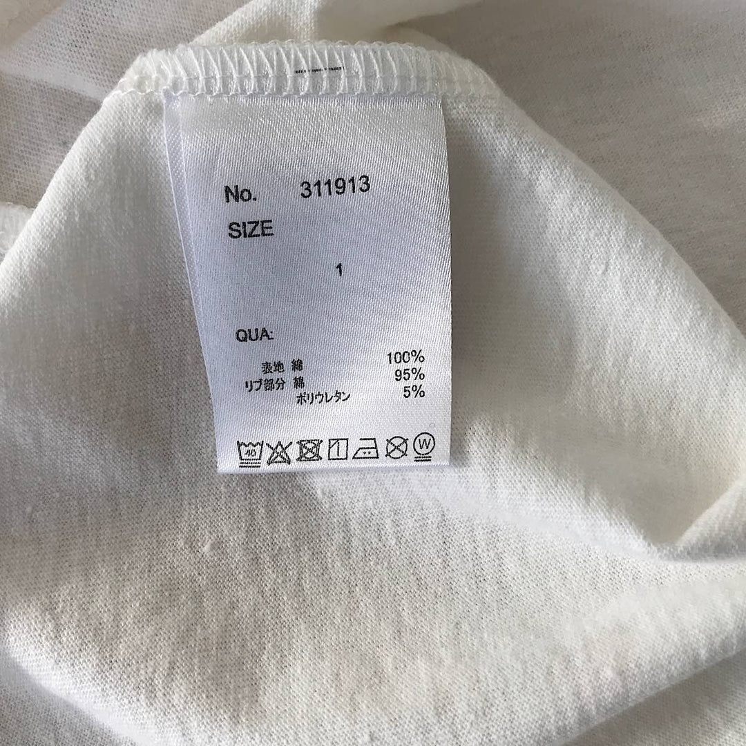『USED』 
 
 go slow caravan ゴースローキャラバン 鮭クマ Tシャツ サイズ1 半袖Ｔシャツ 
コットン ホワイト系