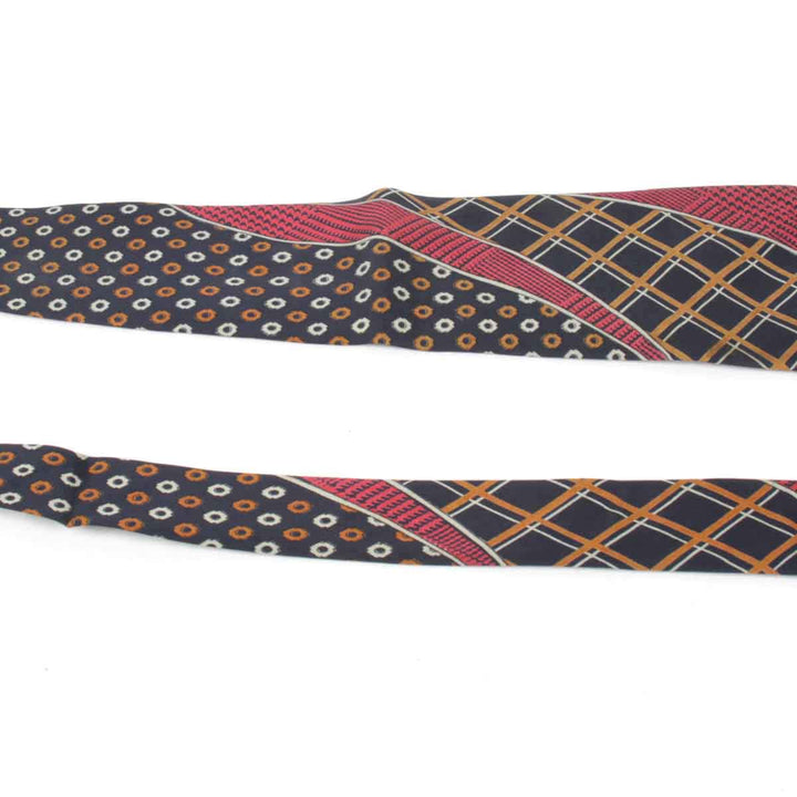 美品『USED』 
BURBERRY バーバリー 
 ネクタイ 
シルク レッド×ネイビー