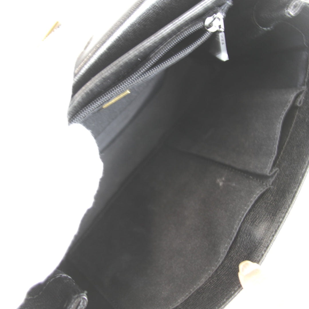 良品『USED』 
emanuel ungaro ウンガロ 
 箱・ショルダーストラップ有 ハンドバッグ 
レザー ブラック 型崩れしにくい・キズがつきにくい