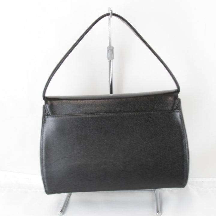 良品『USED』 
emanuel ungaro ウンガロ 
 箱・ショルダーストラップ有 ハンドバッグ 
レザー ブラック 型崩れしにくい・キズがつきにくい