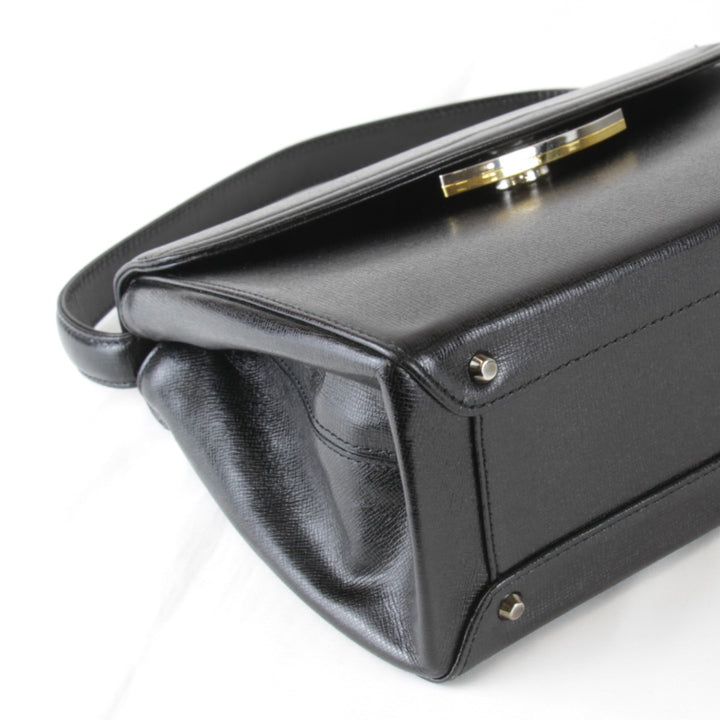 良品『USED』 
emanuel ungaro ウンガロ 
 箱・ショルダーストラップ有 ハンドバッグ 
レザー ブラック 型崩れしにくい・キズがつきにくい