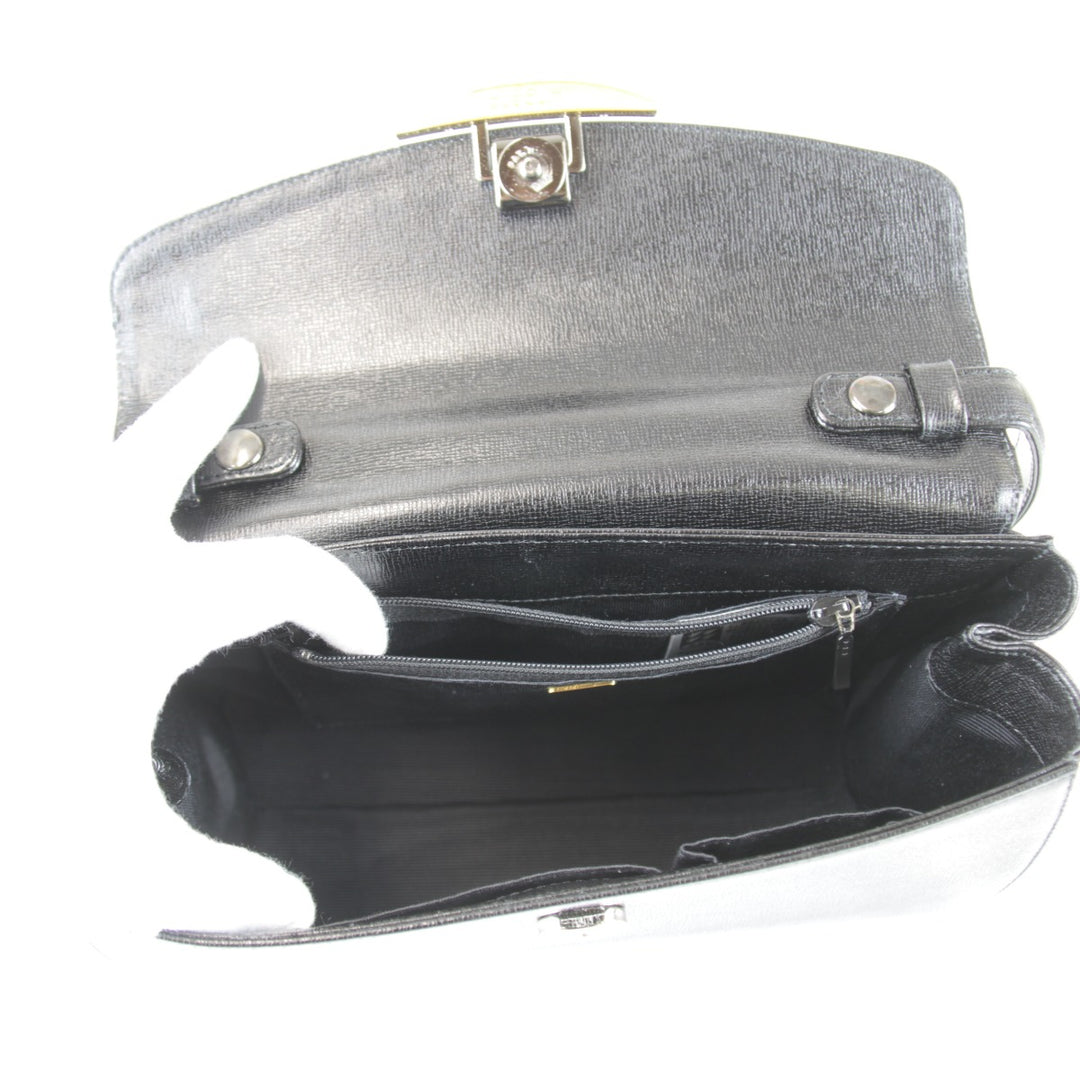 良品『USED』 
emanuel ungaro ウンガロ 
 箱・ショルダーストラップ有 ハンドバッグ 
レザー ブラック 型崩れしにくい・キズがつきにくい